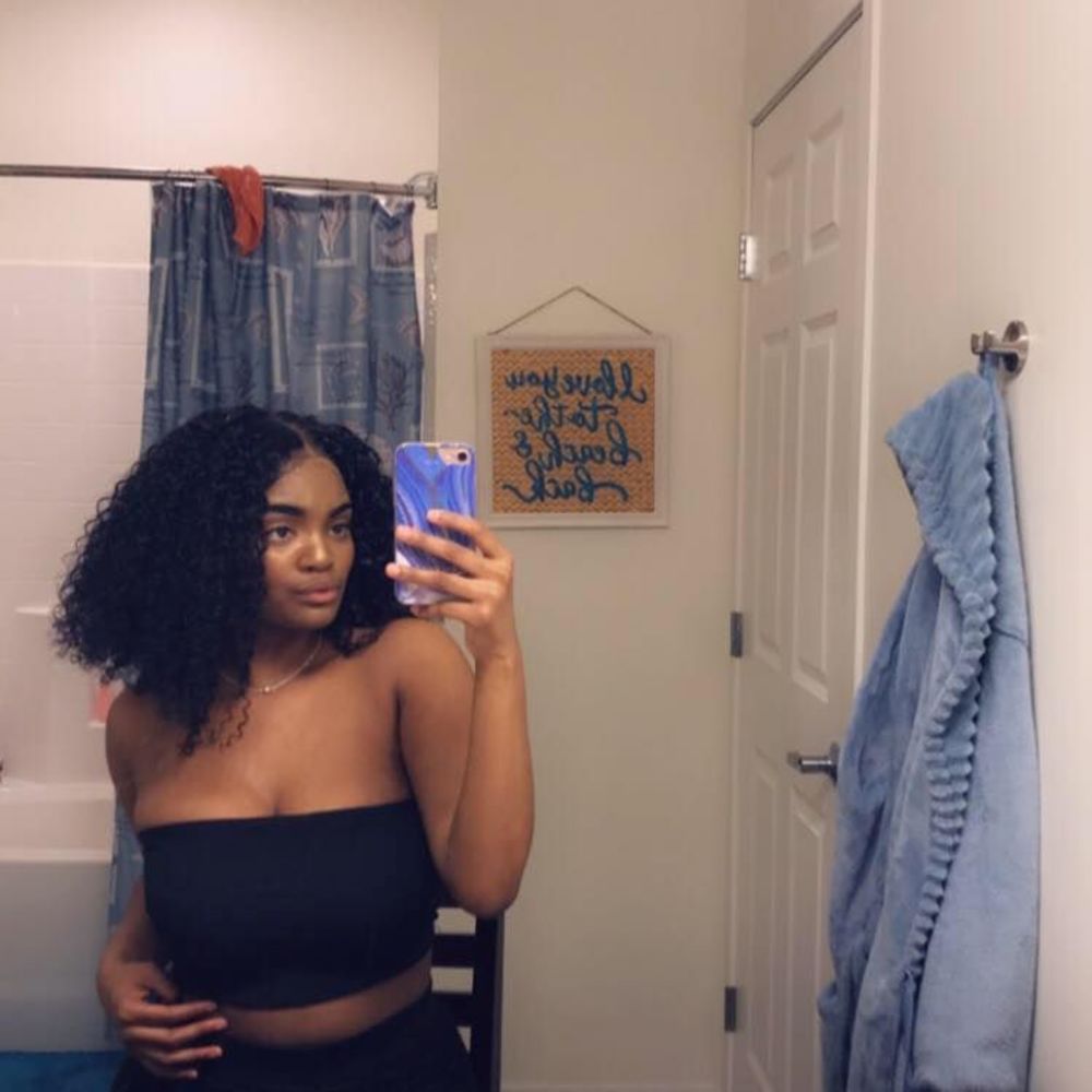 Meet your Posher, Kayla